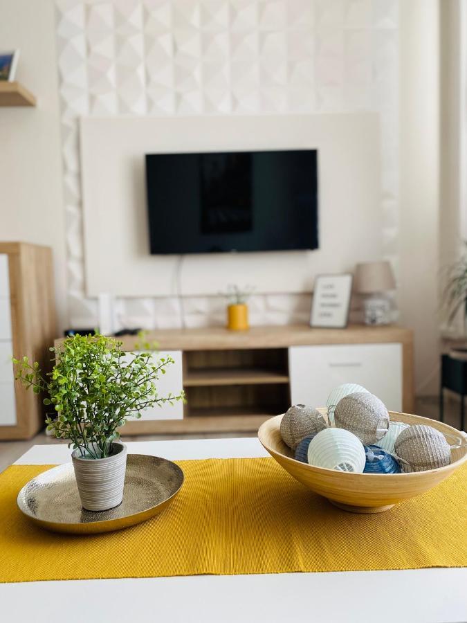 Sweet Central Apartment ,In The City Center Еґер Екстер'єр фото
